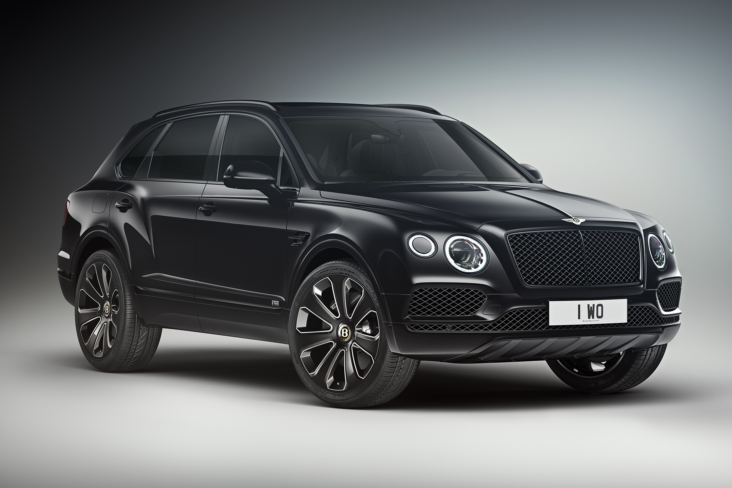 Bentley Bentayga V8 Design Series - black front