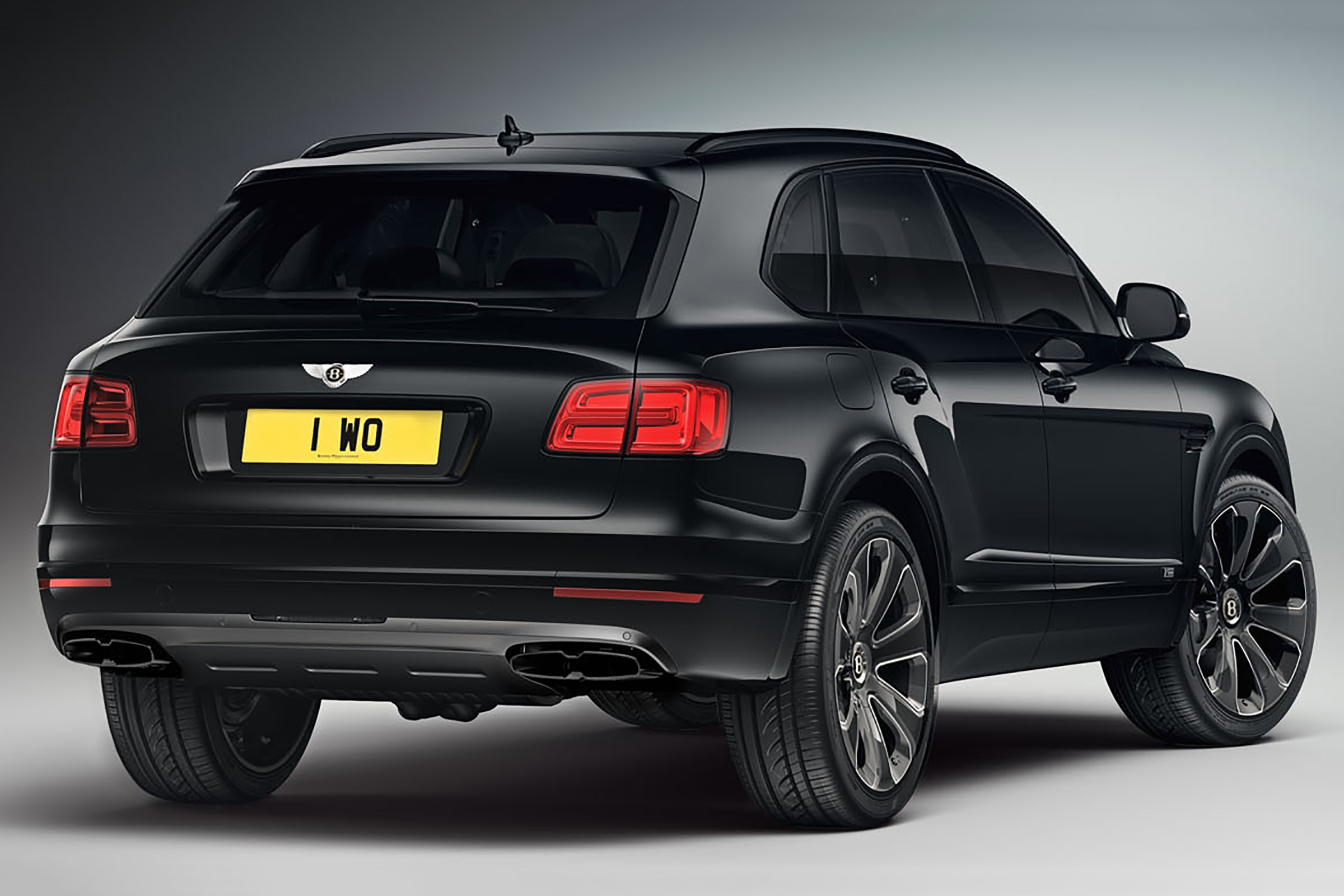 Bentley Bentayga V8 Design Series - black rear