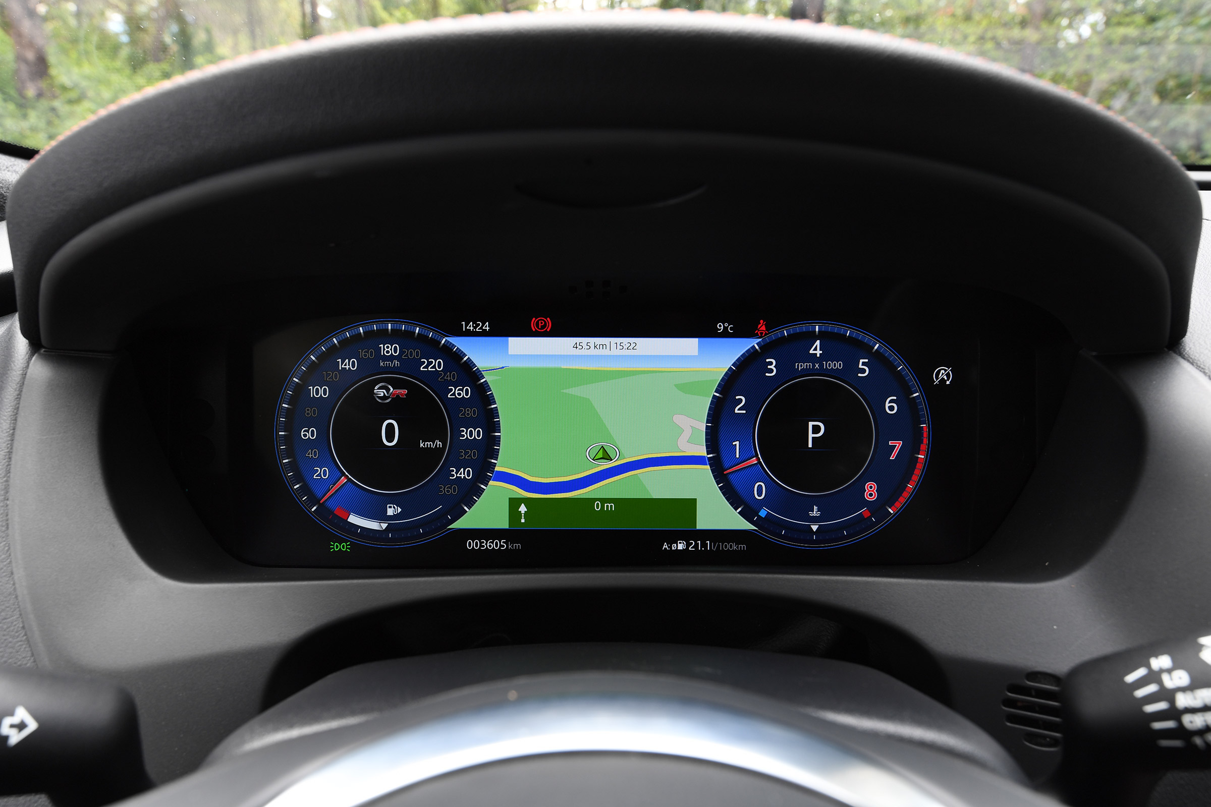 Jaguar F-Pace SVR - dials
