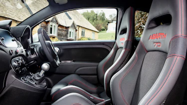 Abarth 595 essessee 70th Edition - interior