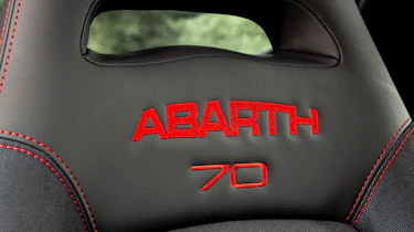 Abarth 595 essessee 70th Edition - headrest