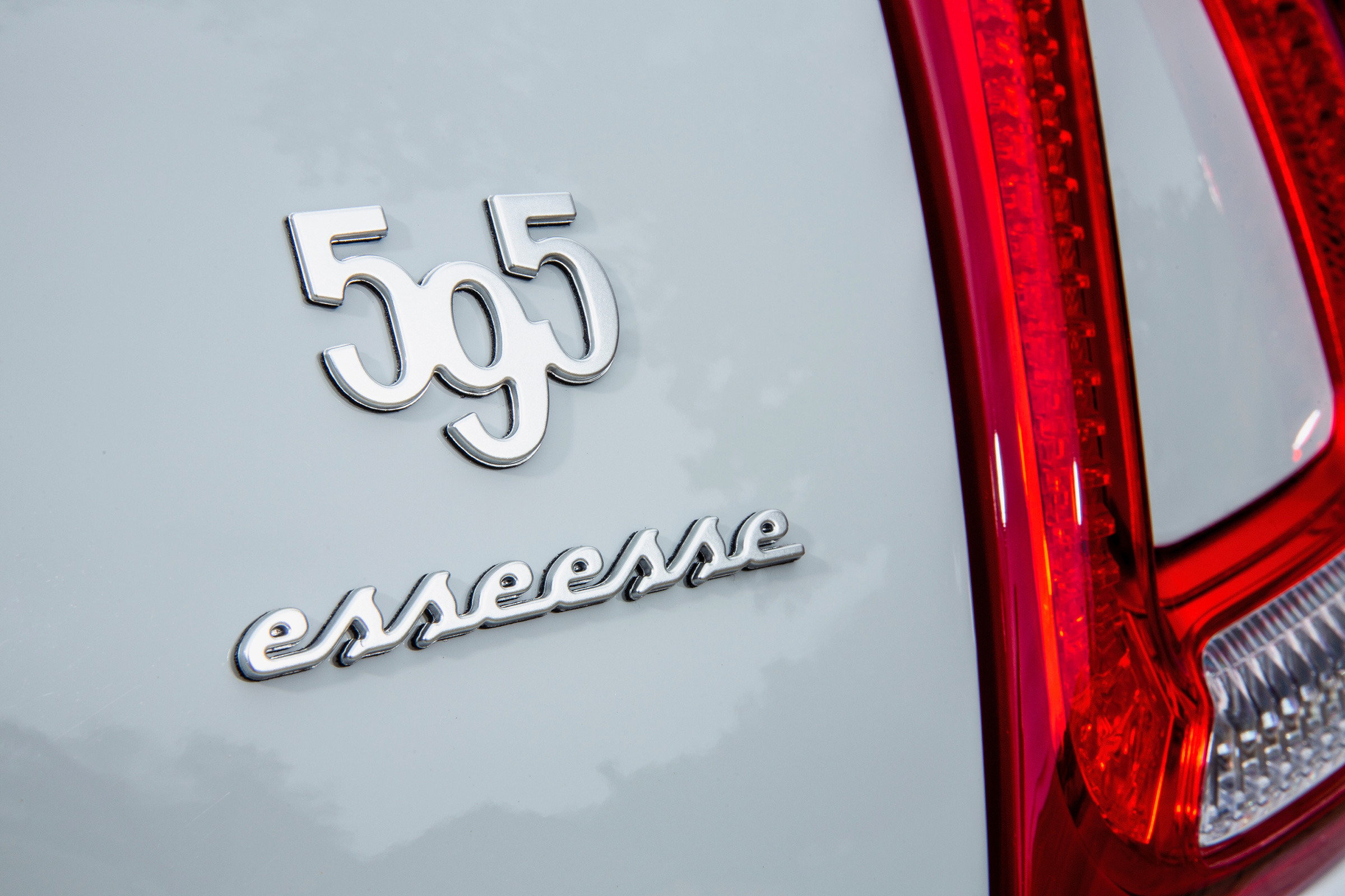 Abarth 595 essessee 70th Edition - badge
