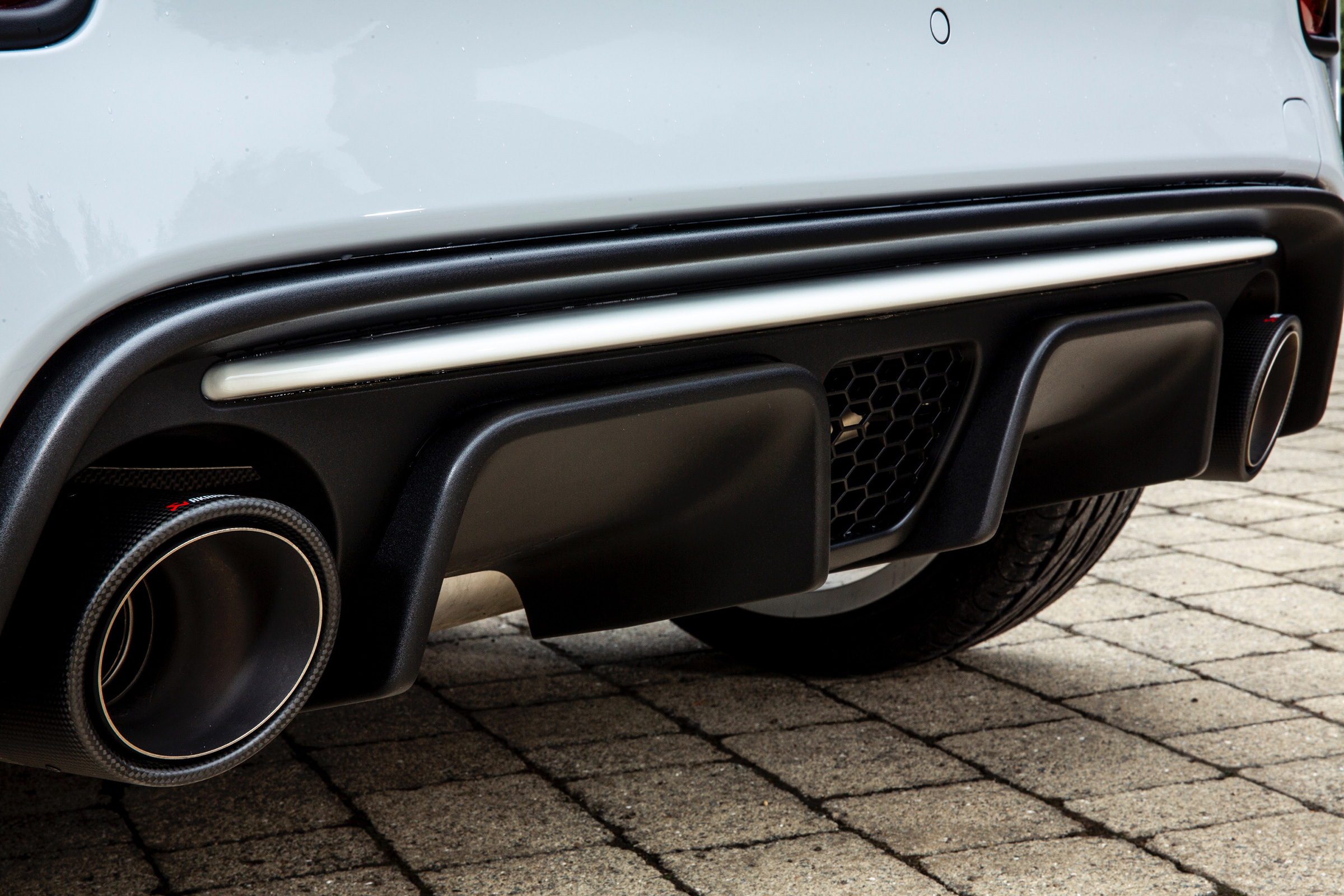 Abarth 595 essessee 70th Edition - exhaust