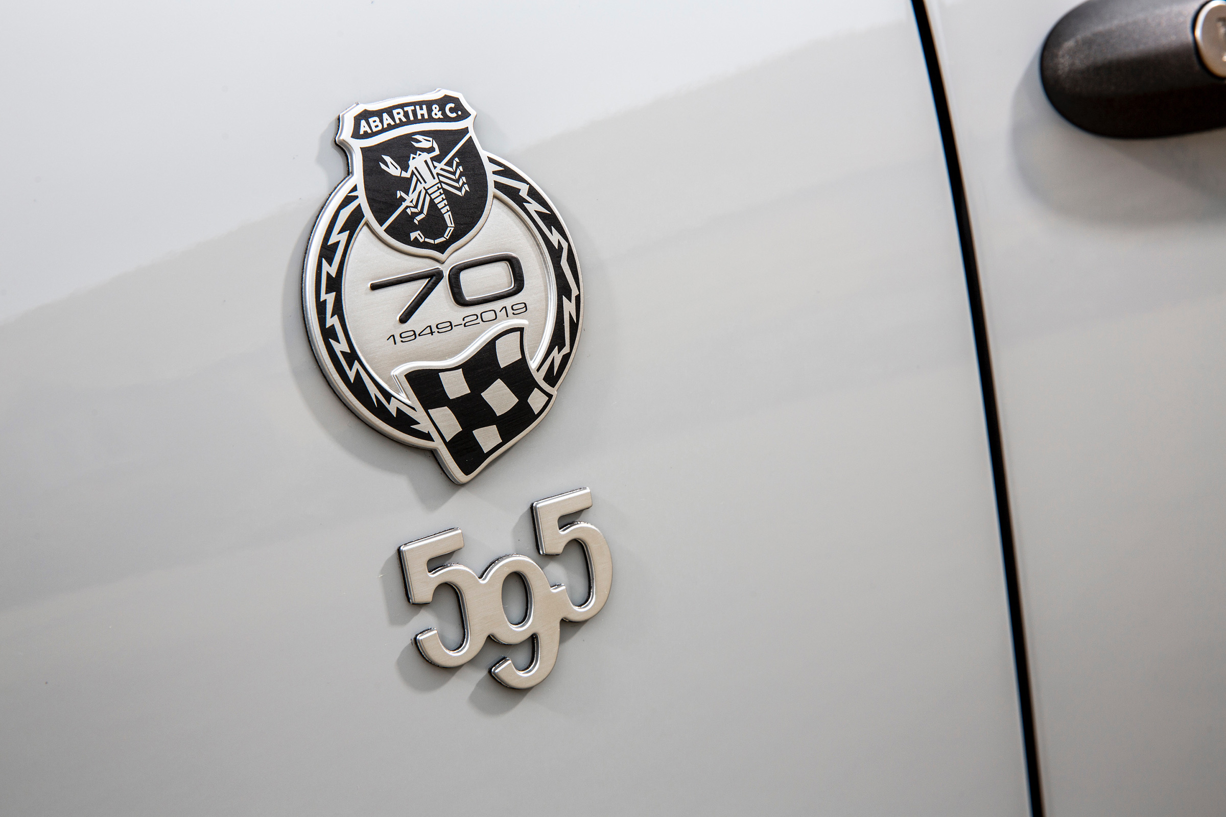 Abarth 595 essessee 70th Edition - badge