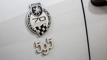 Abarth 595 essessee 70th Edition - badge