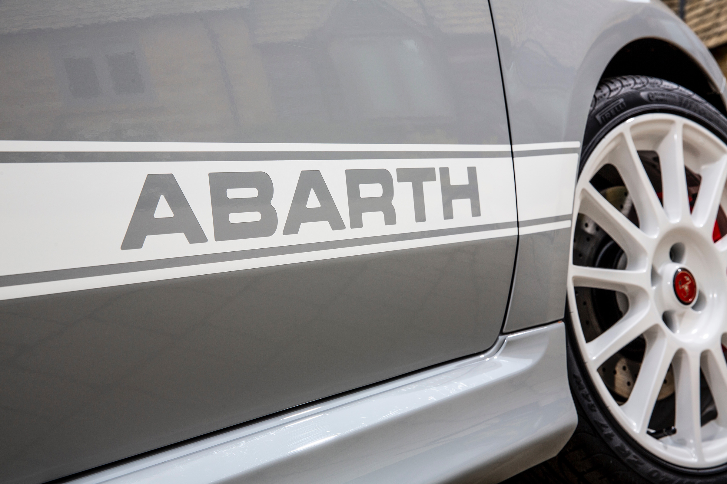 Abarth 595 essessee 70th Edition - stripe
