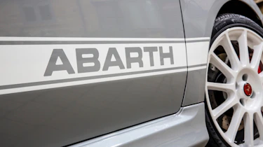 Abarth 595 essessee 70th Edition - stripe
