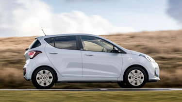 Hyundai i10 Play side