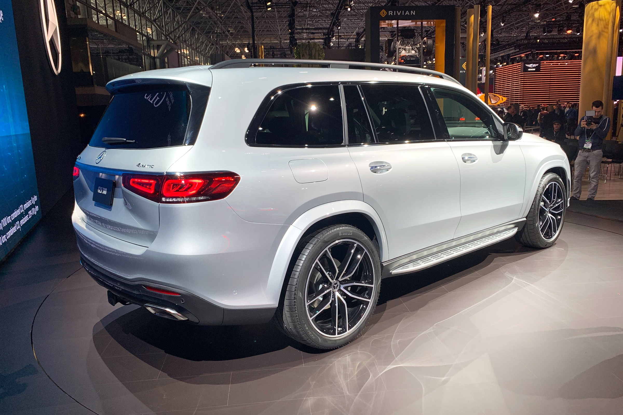 Mercedes GLS - New York rear