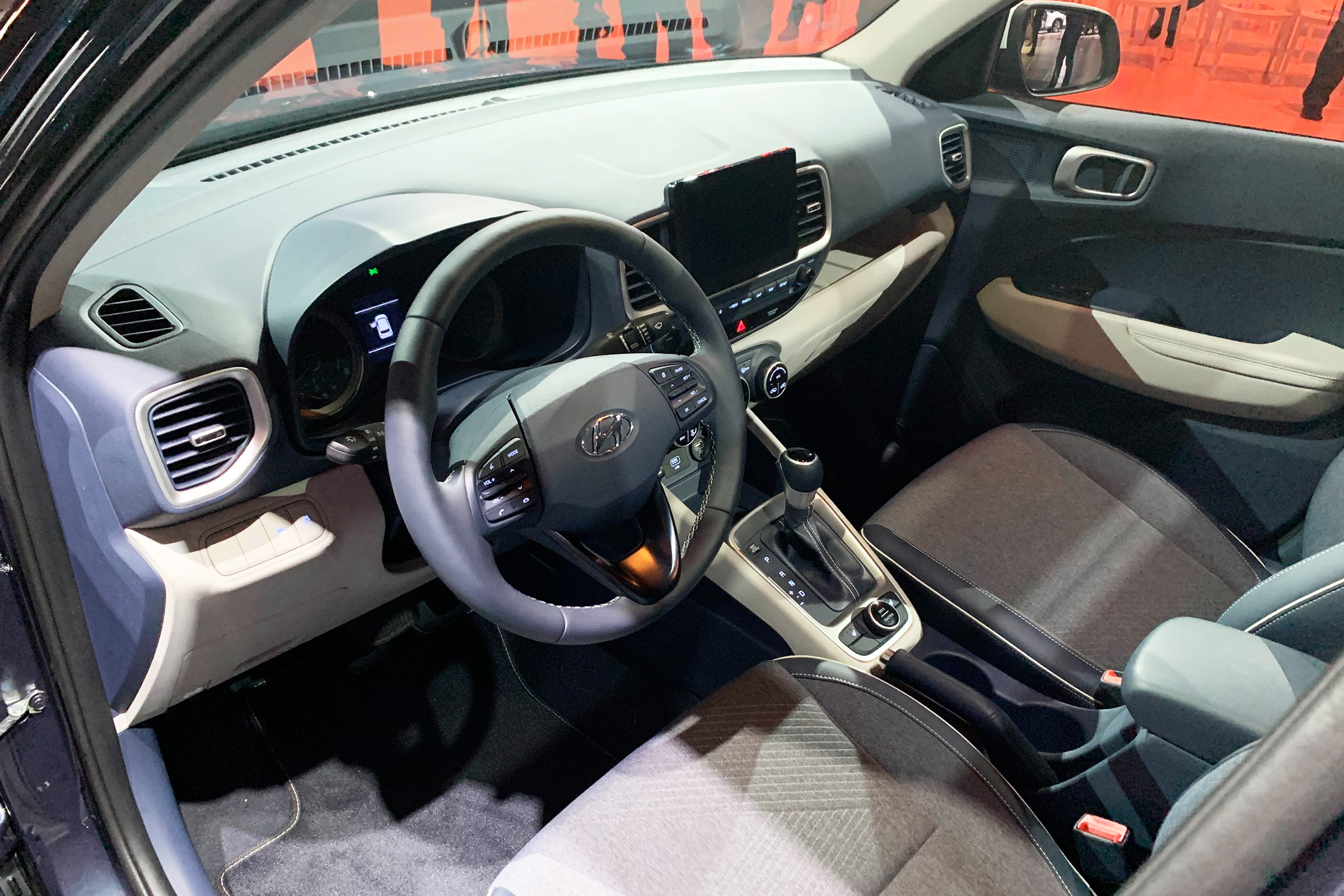 Hyundai Venue - New York dash