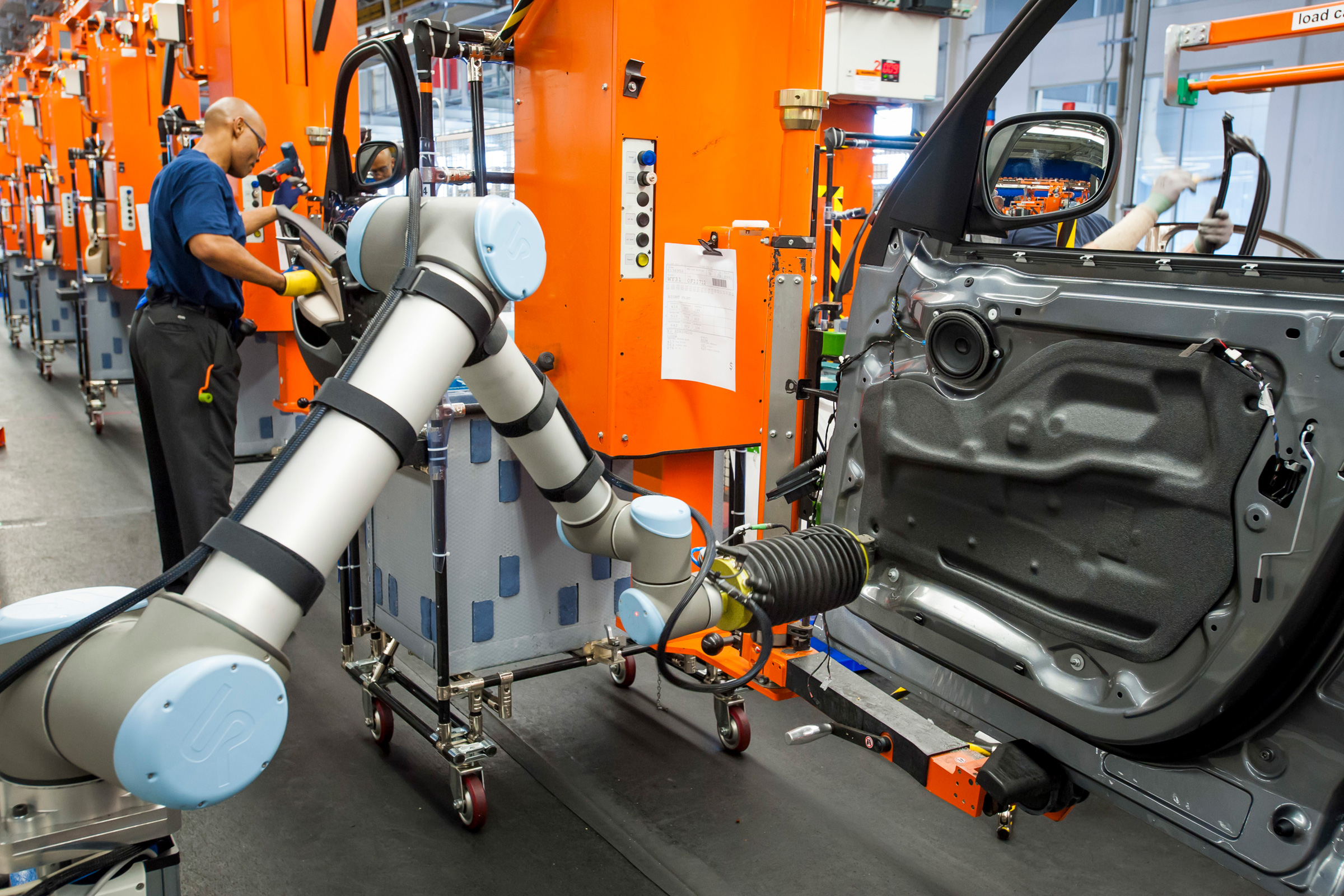 BMW SUVs feature - BMW SUV door assembly