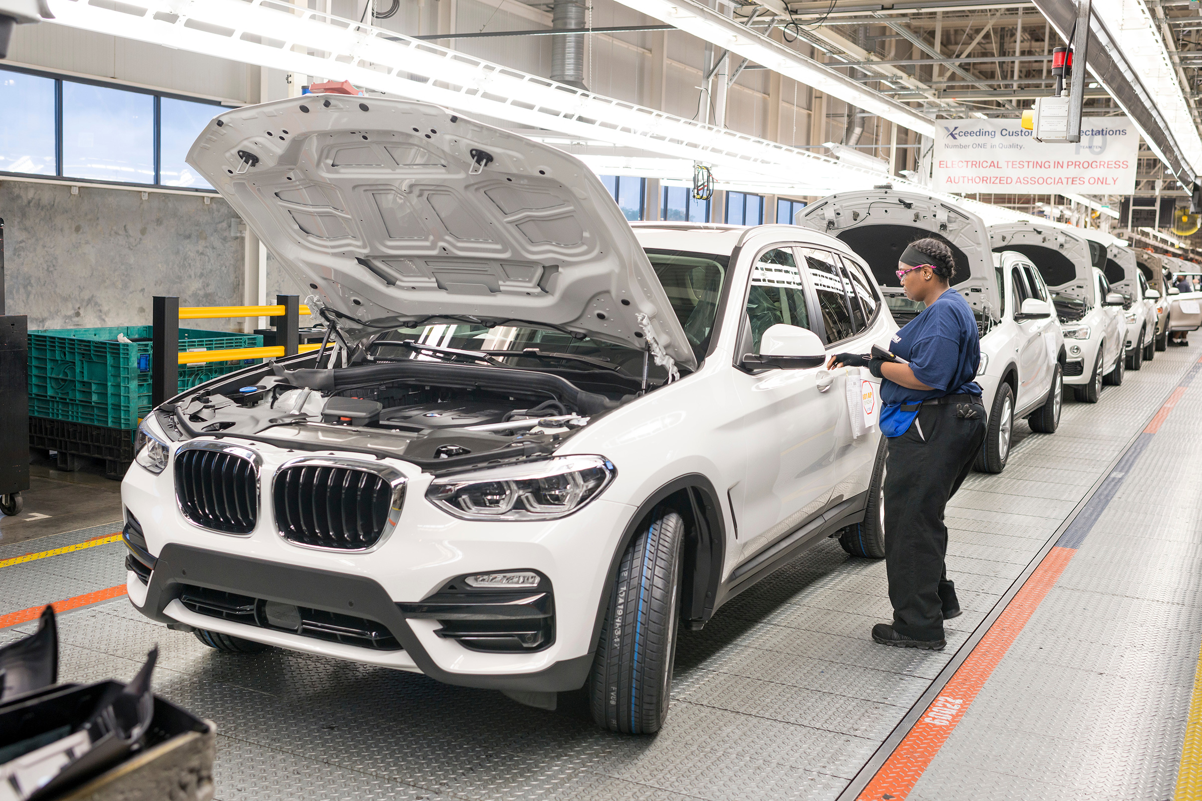 BMW SUVs feature - BMW X3 engine final checks 