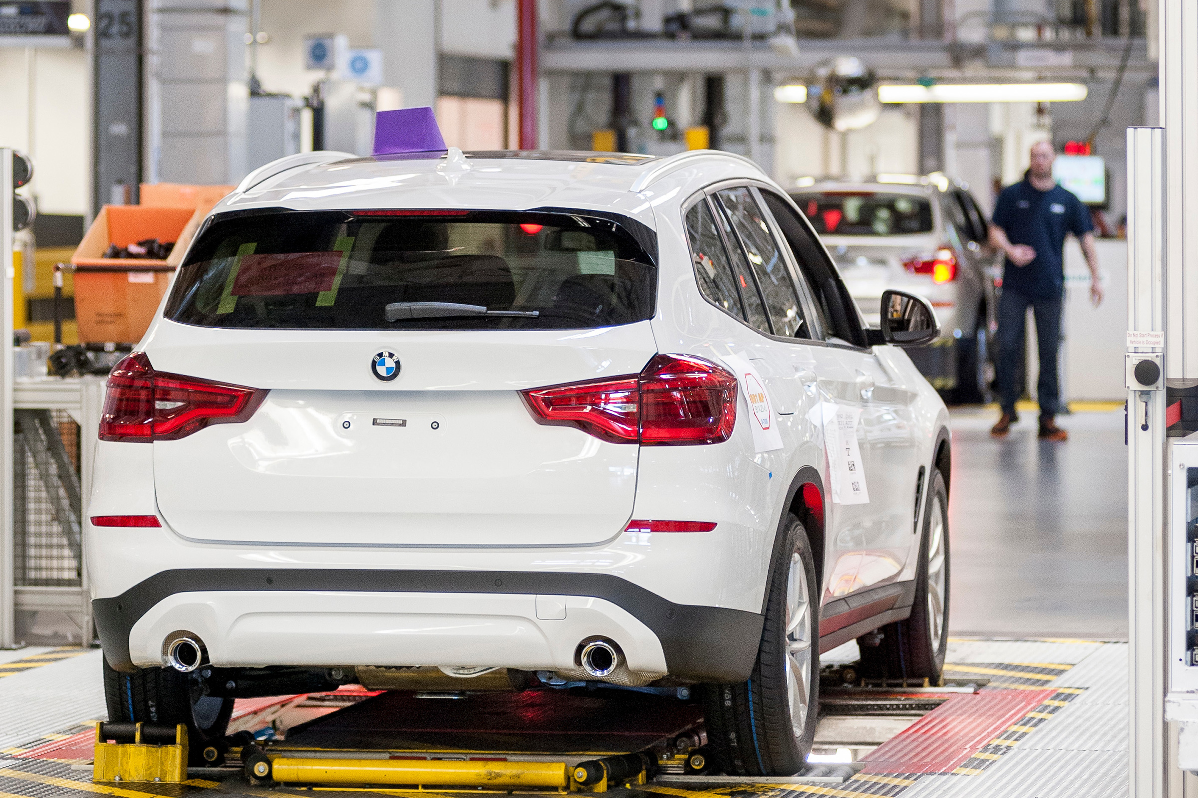 BMW SUVs feature - BMW X3 final checks 