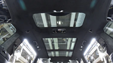 BMW SUVs feature - BMW X7 Sunroof