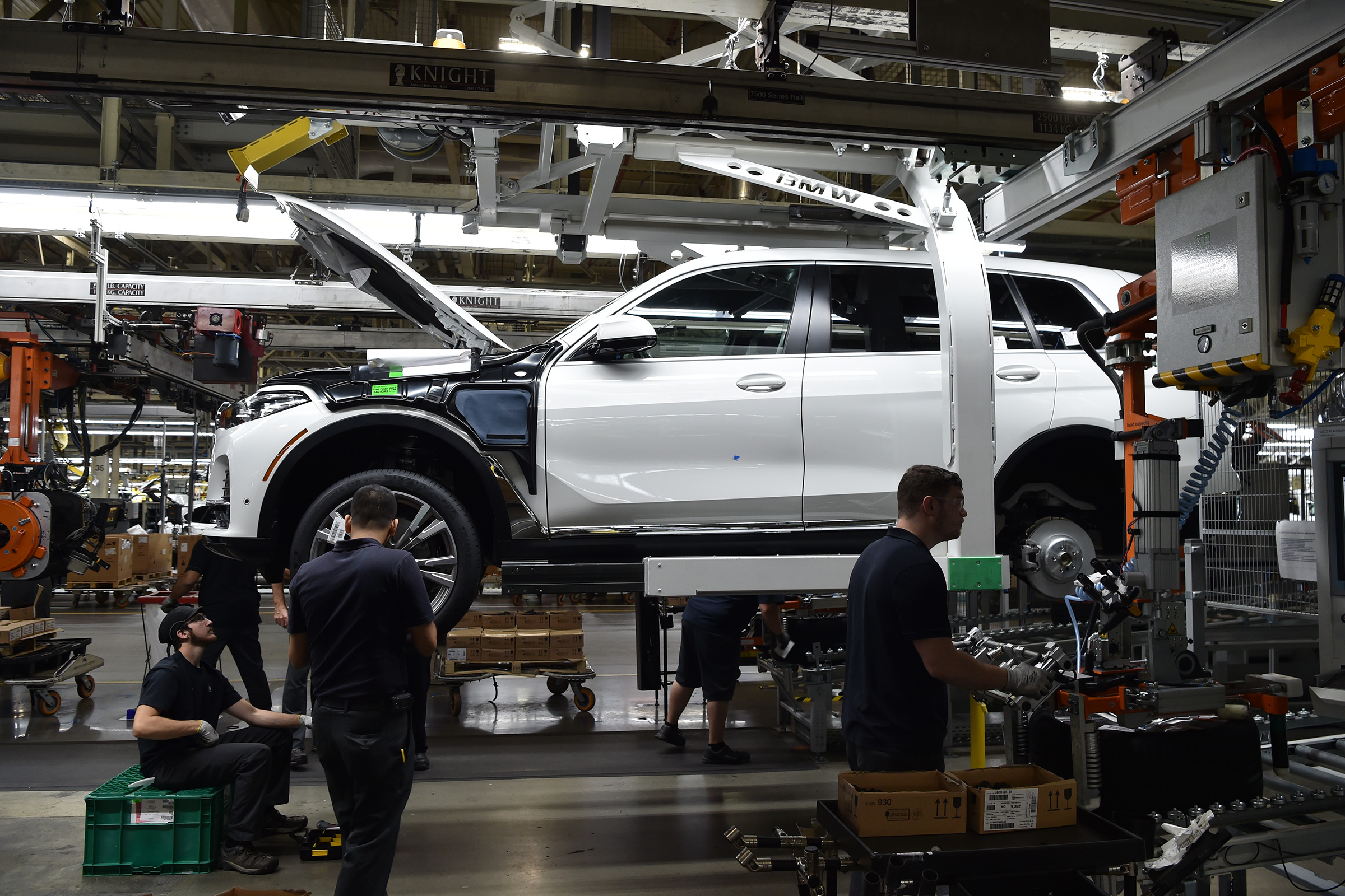 BMW SUVs feature - BMW X7 production