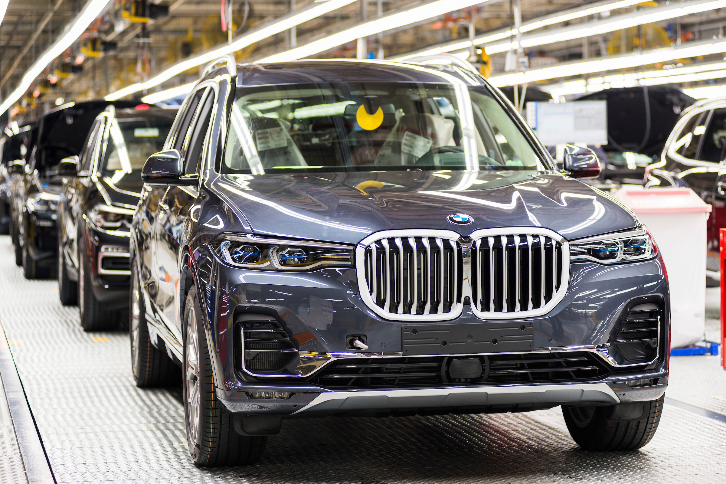 BMW SUVs feature - BMW X7 finished
