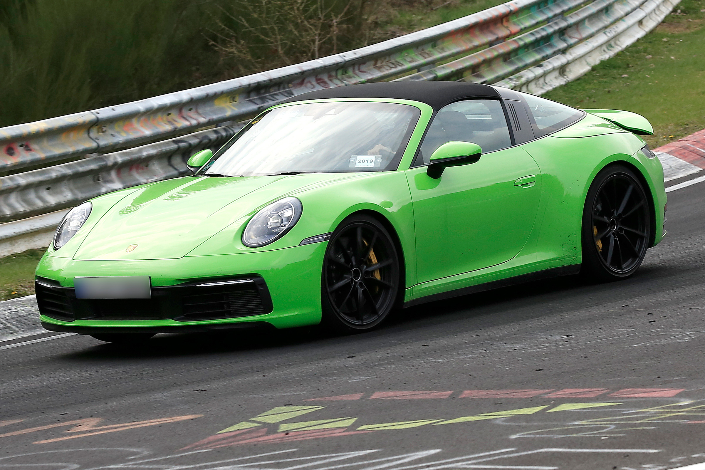 Porsche 911 Targa spies - front 3/4