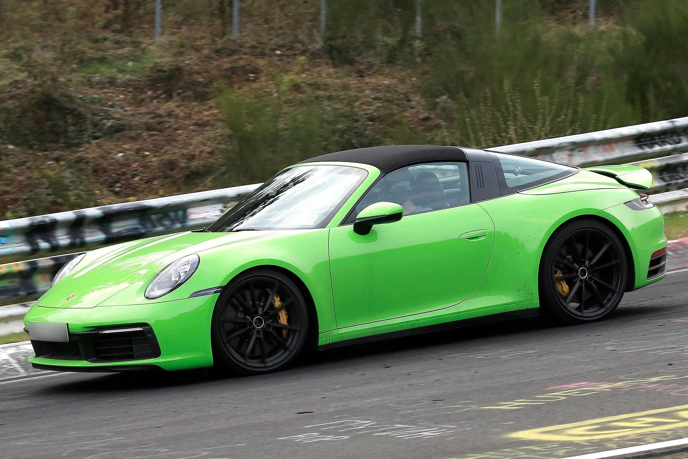 Porsche 911 Targa spies - front 3/4