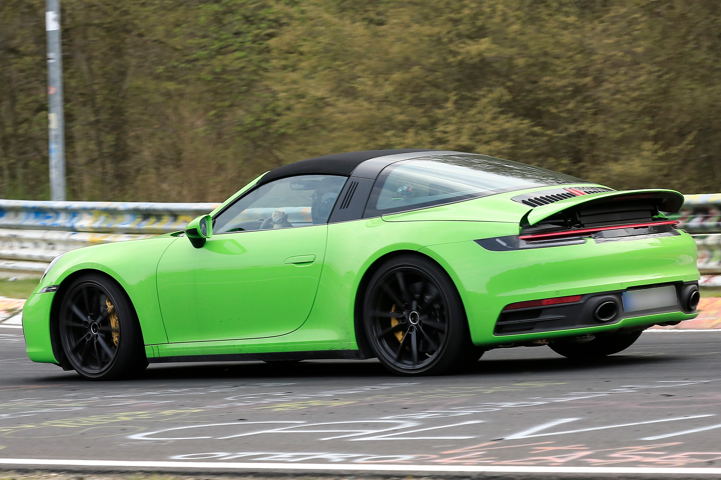 Porsche 911 Targa spies - rear 3/4
