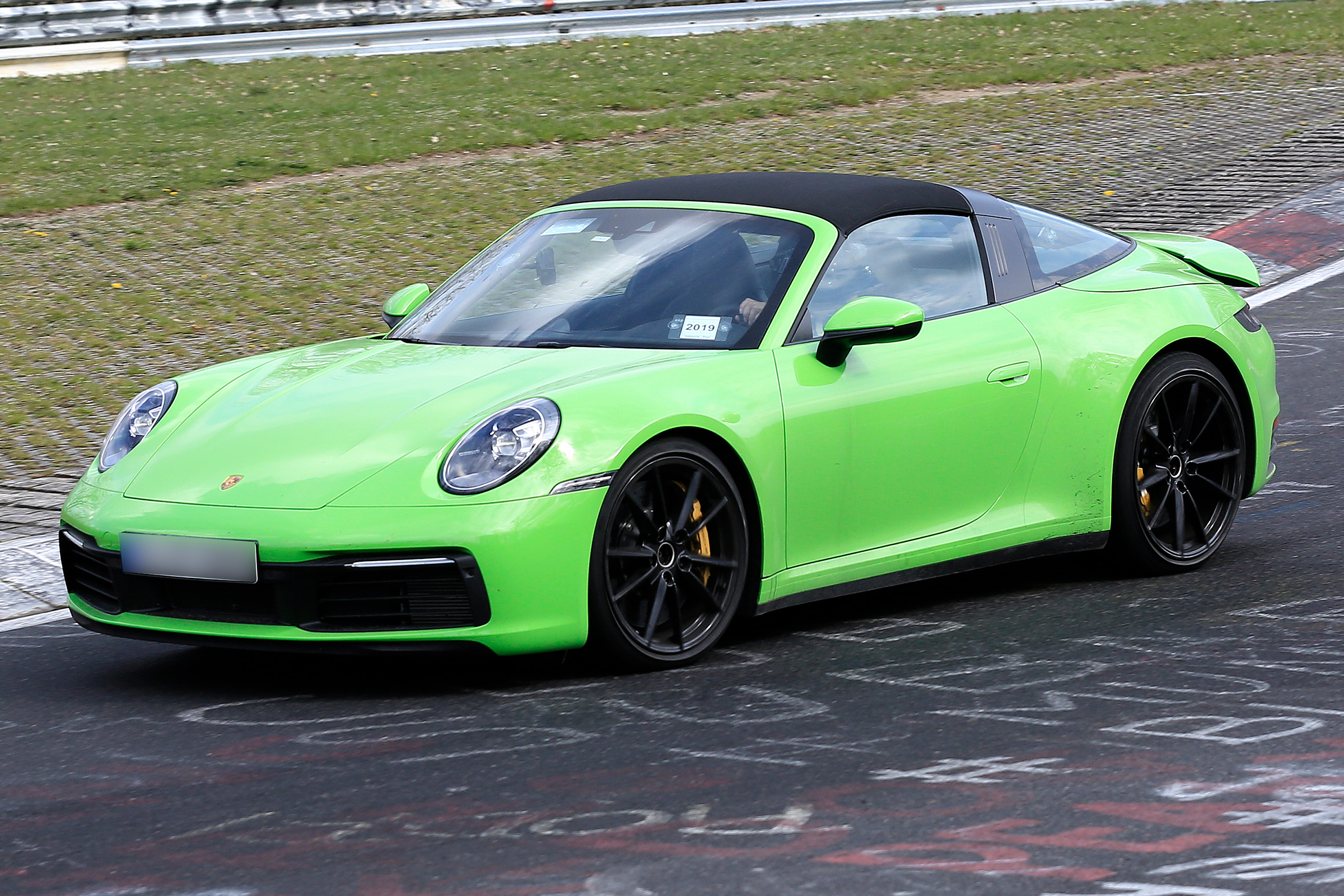 Porsche 911 Targa spies - front 3/4