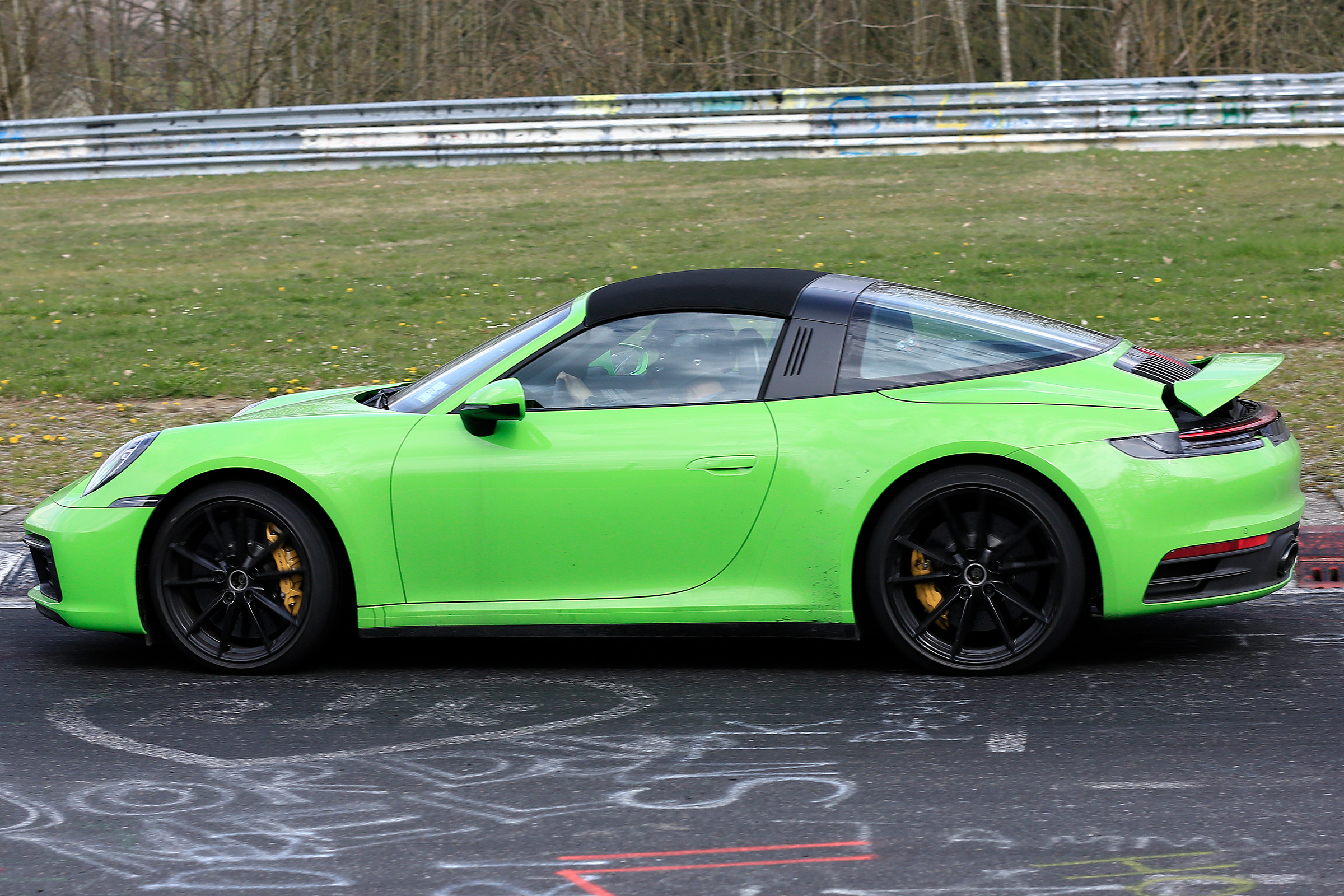 Porsche 911 Targa spies - side
