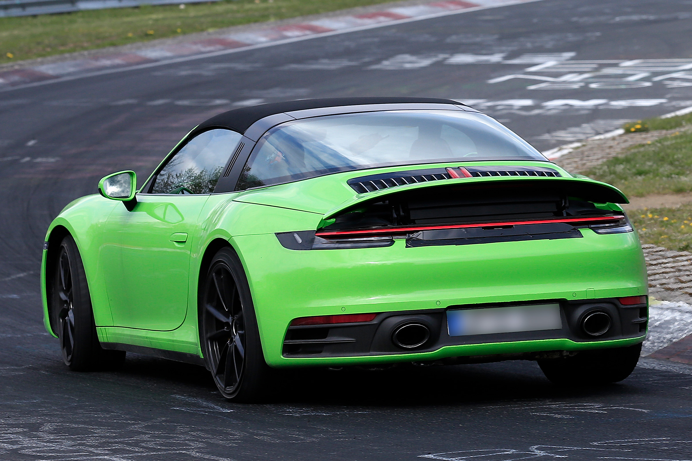 Porsche 911 Targa spies - rear 3/4