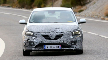 Renault Megane facelift spy shots
