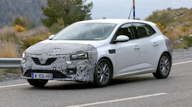 Renault Megane facelift spy shots side