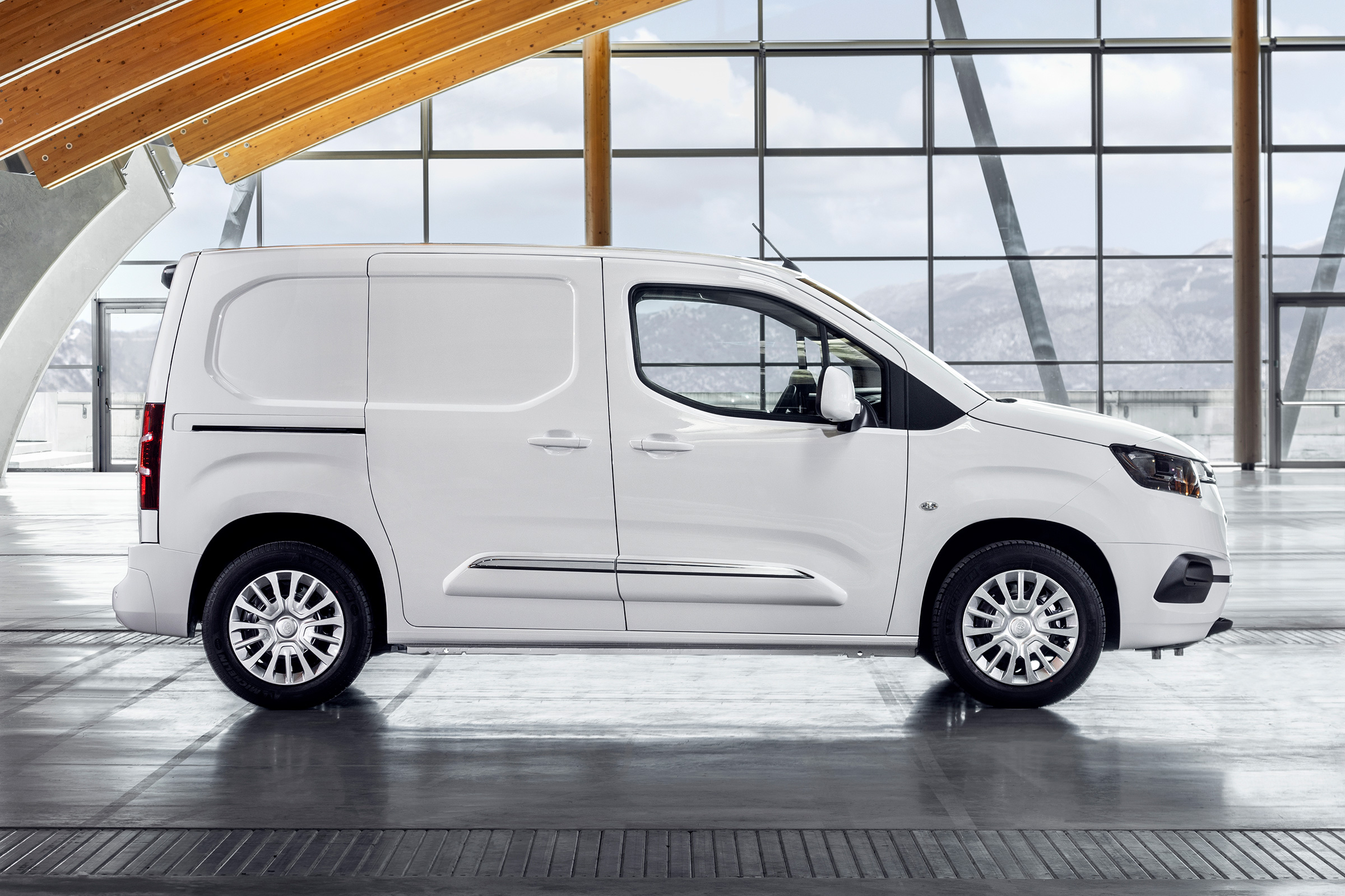 Toyota Proace City van - side