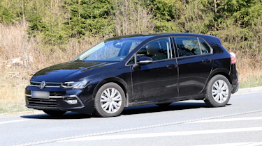 Volkswagen Golf spied - front tracking