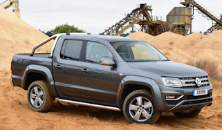 Used Volkswagen Amarok - front