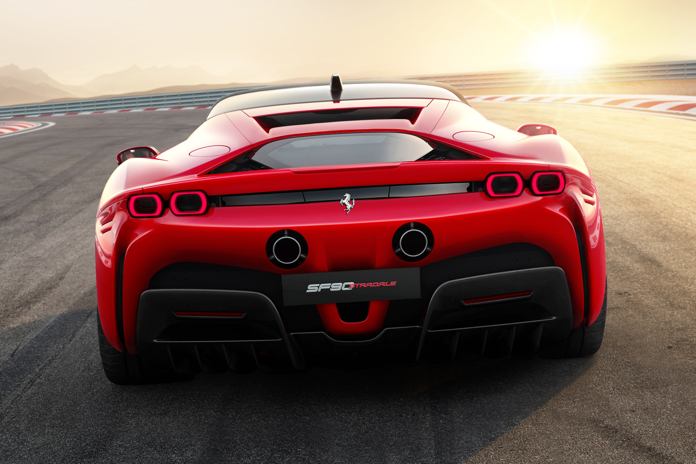 Ferrari SF90 Stradale - full rear