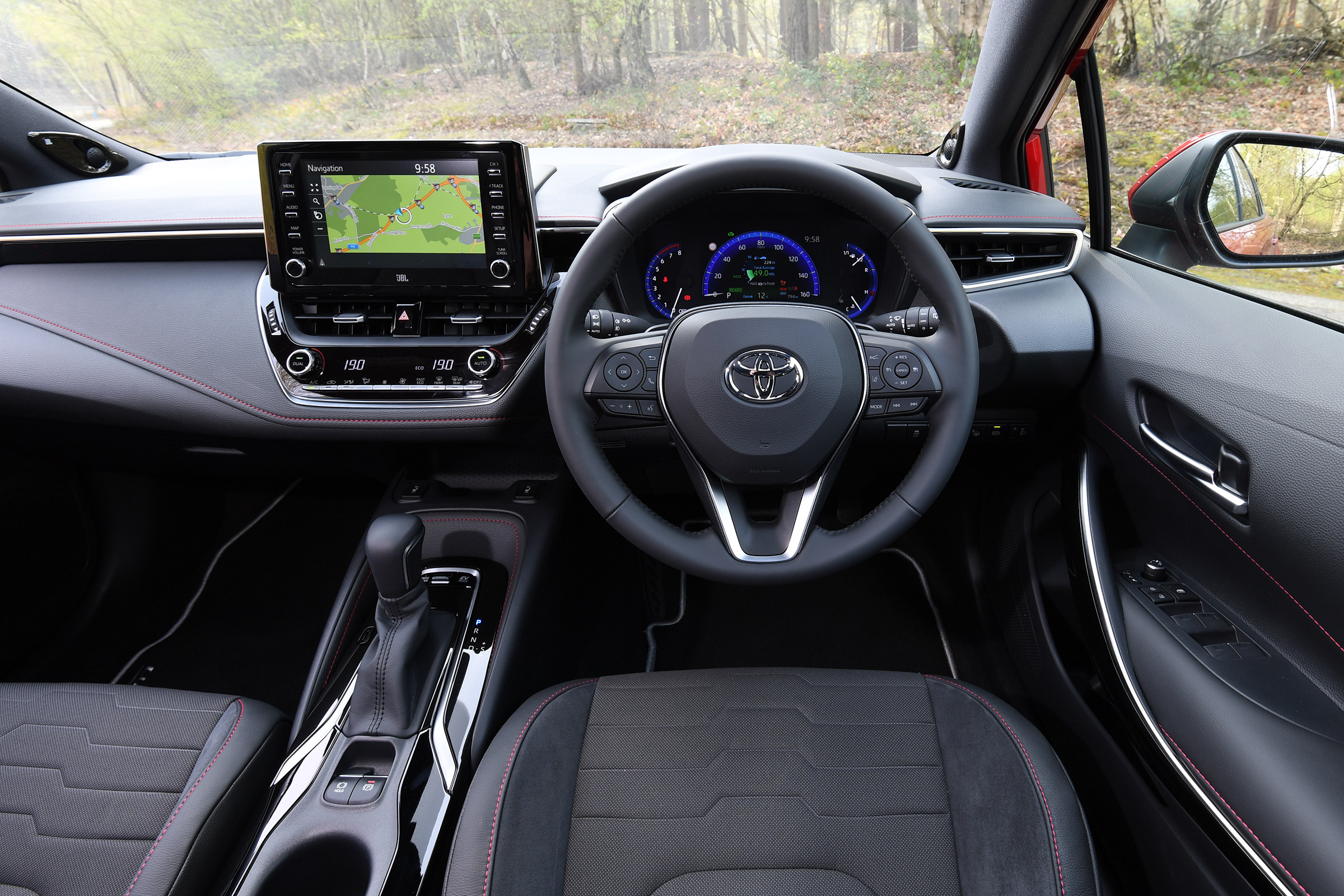 Toyota Corolla Touring Sports - dash