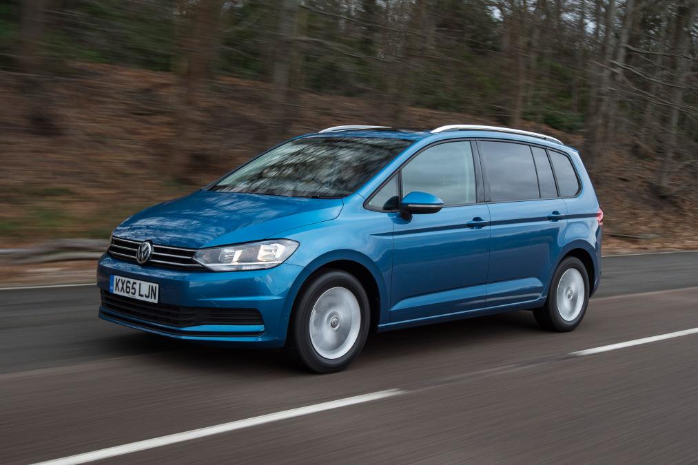 Used Volkswagen Touran - front action