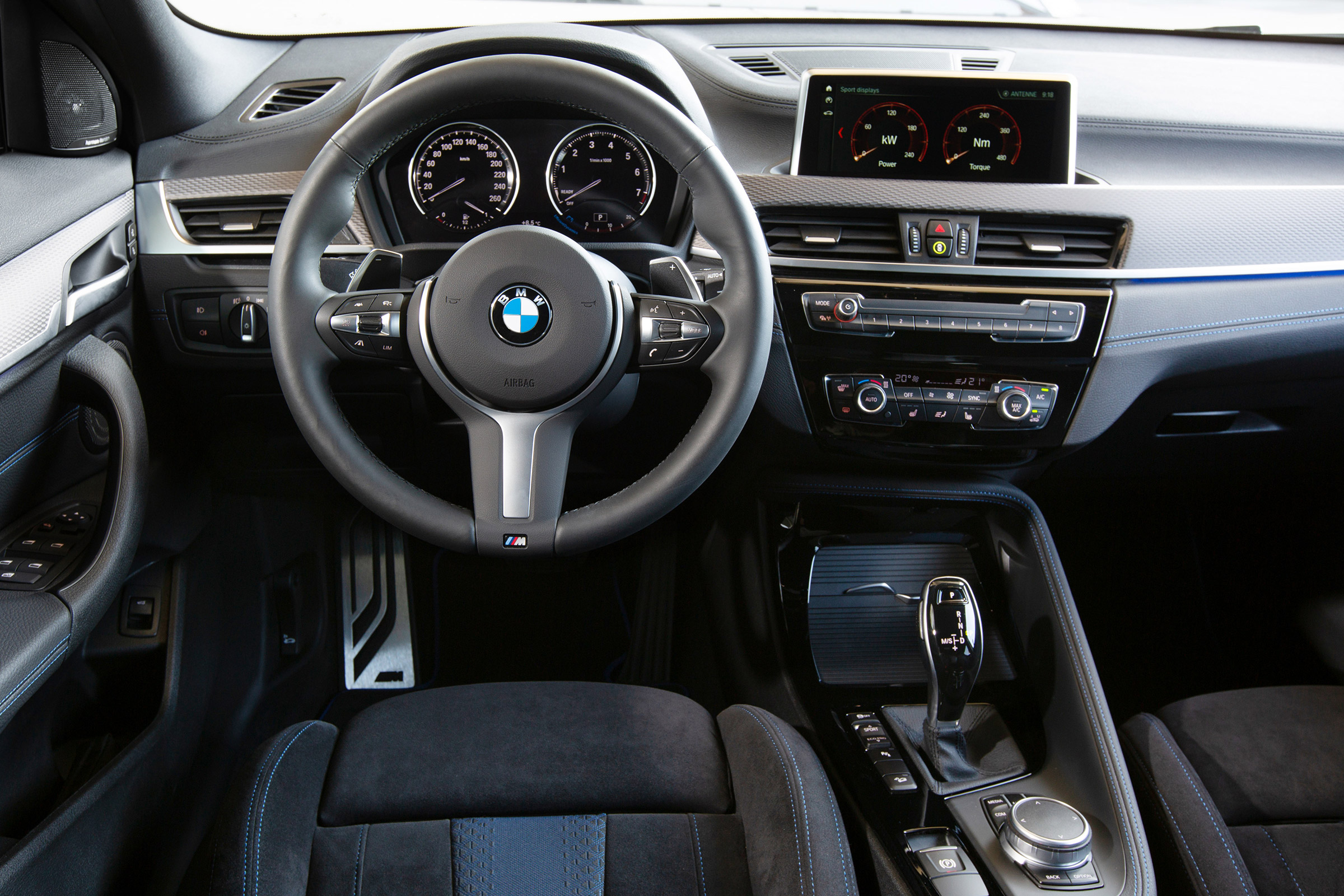 BMW X2 M35i - dash