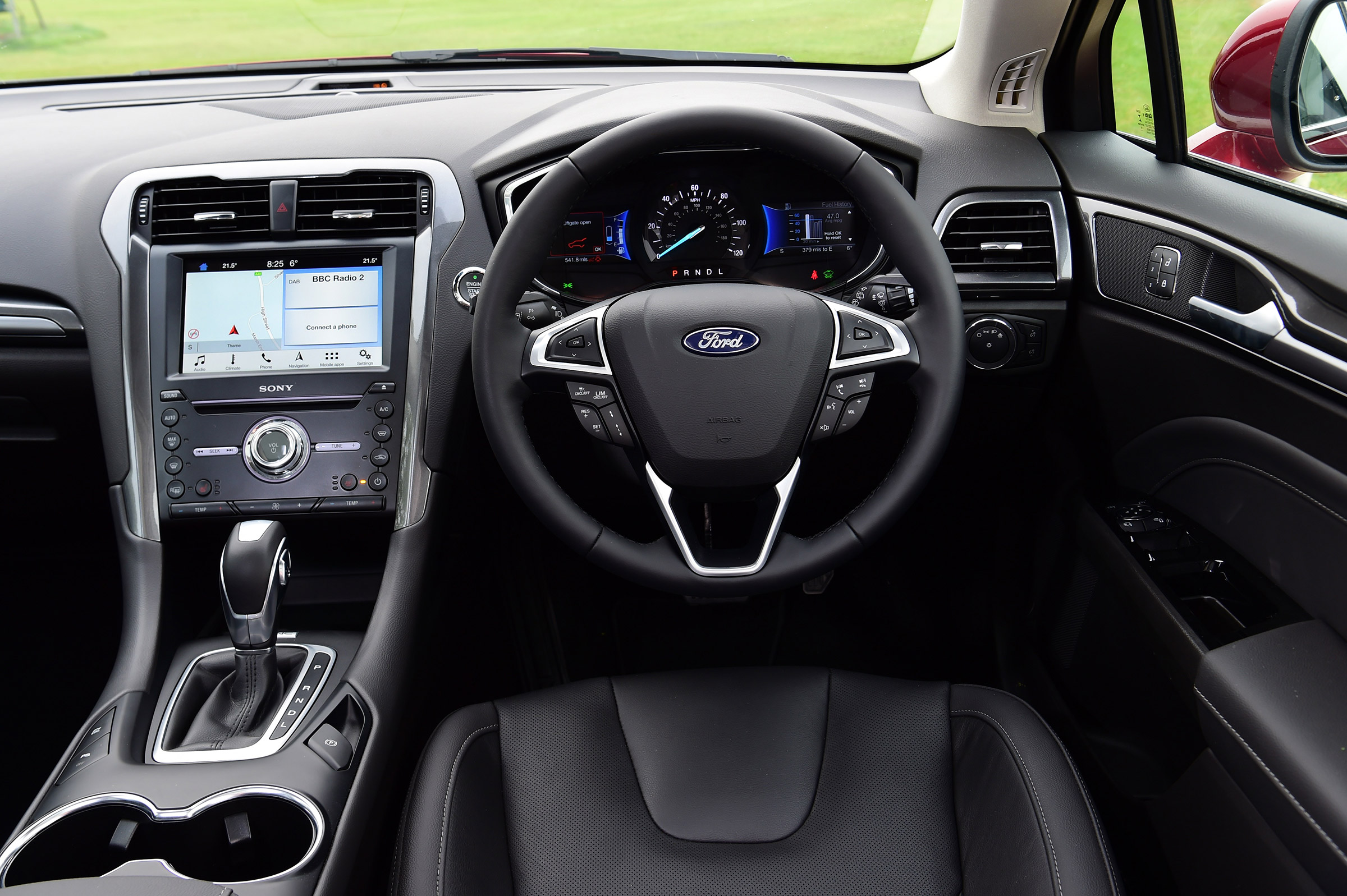 Ford Mondeo Hybrid Estate - dash