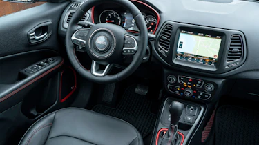 Jeep Compass Trailhawk - cabin
