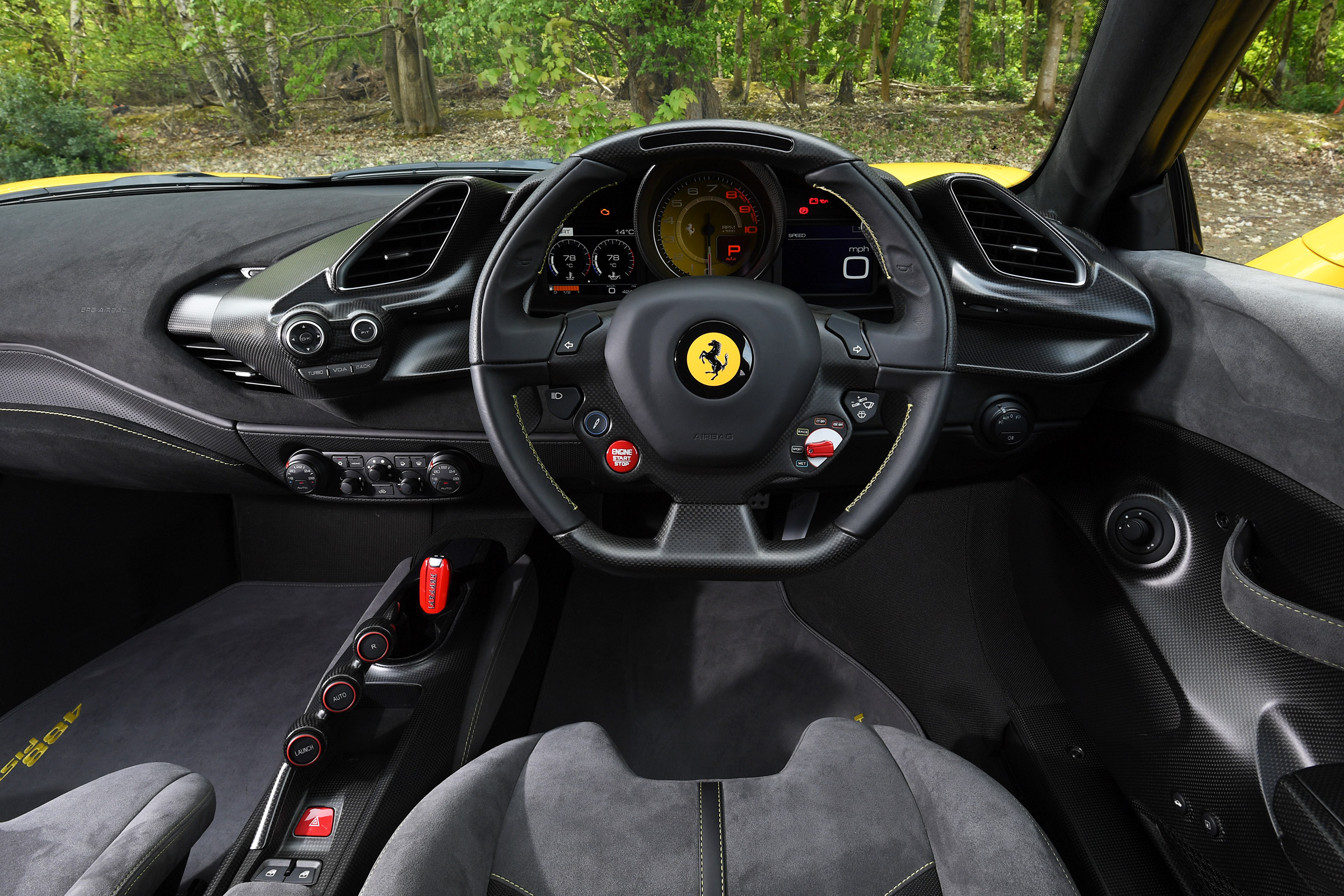 Ferrari 488 Pista - dash