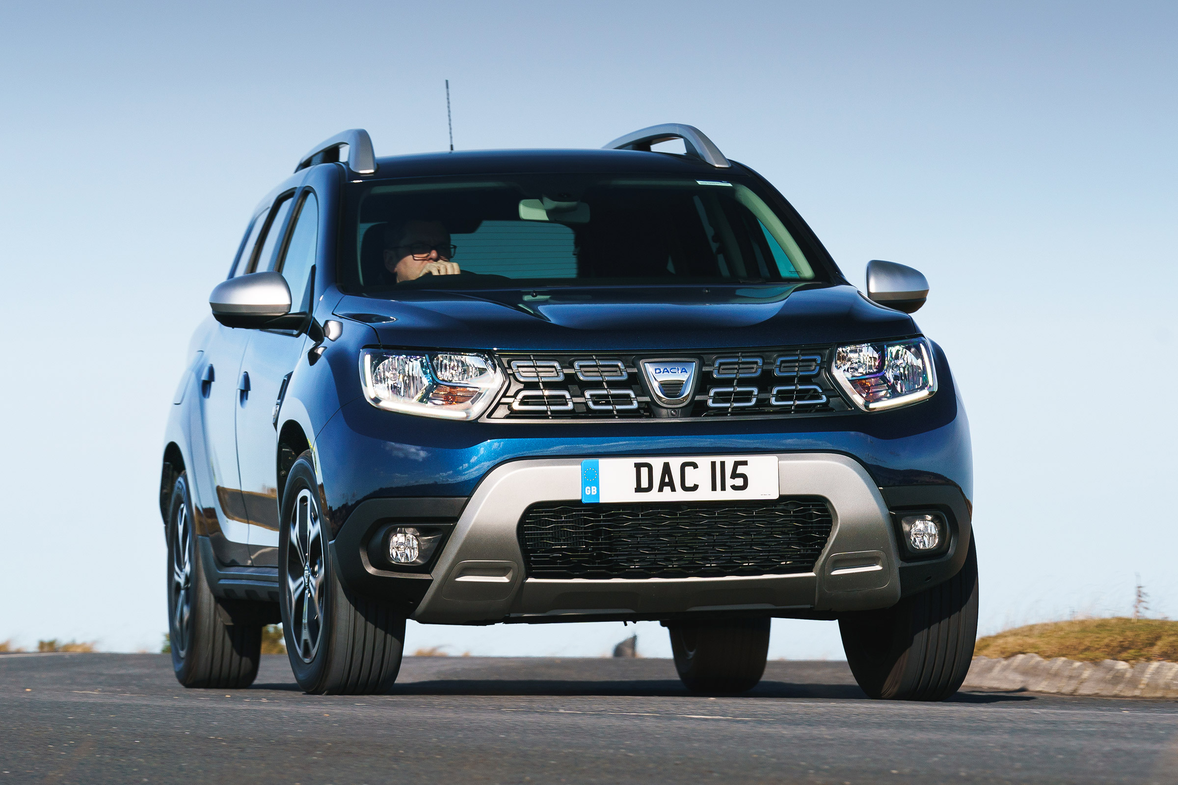Dacia Duser 4x4 - front cornering