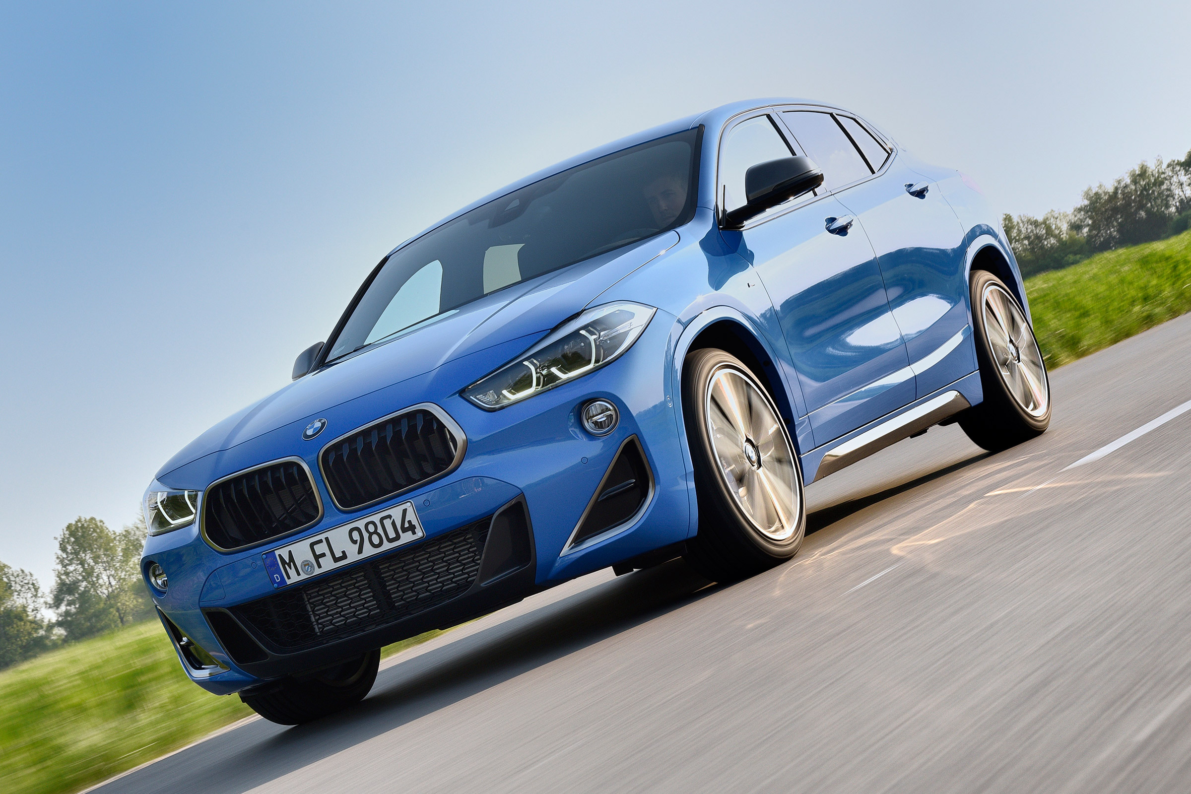 BMW X2 M35i - front tracking