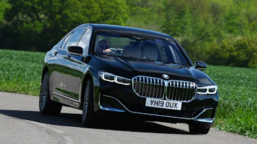 BMW 745Le xDrive - front action
