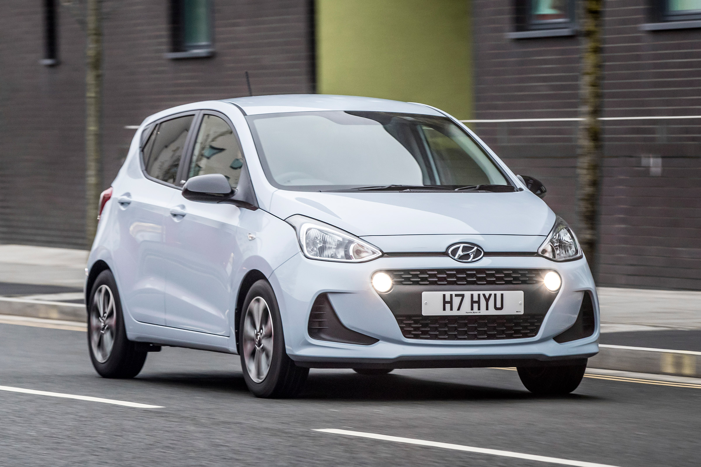 Hyundai i10 Play - front tracking