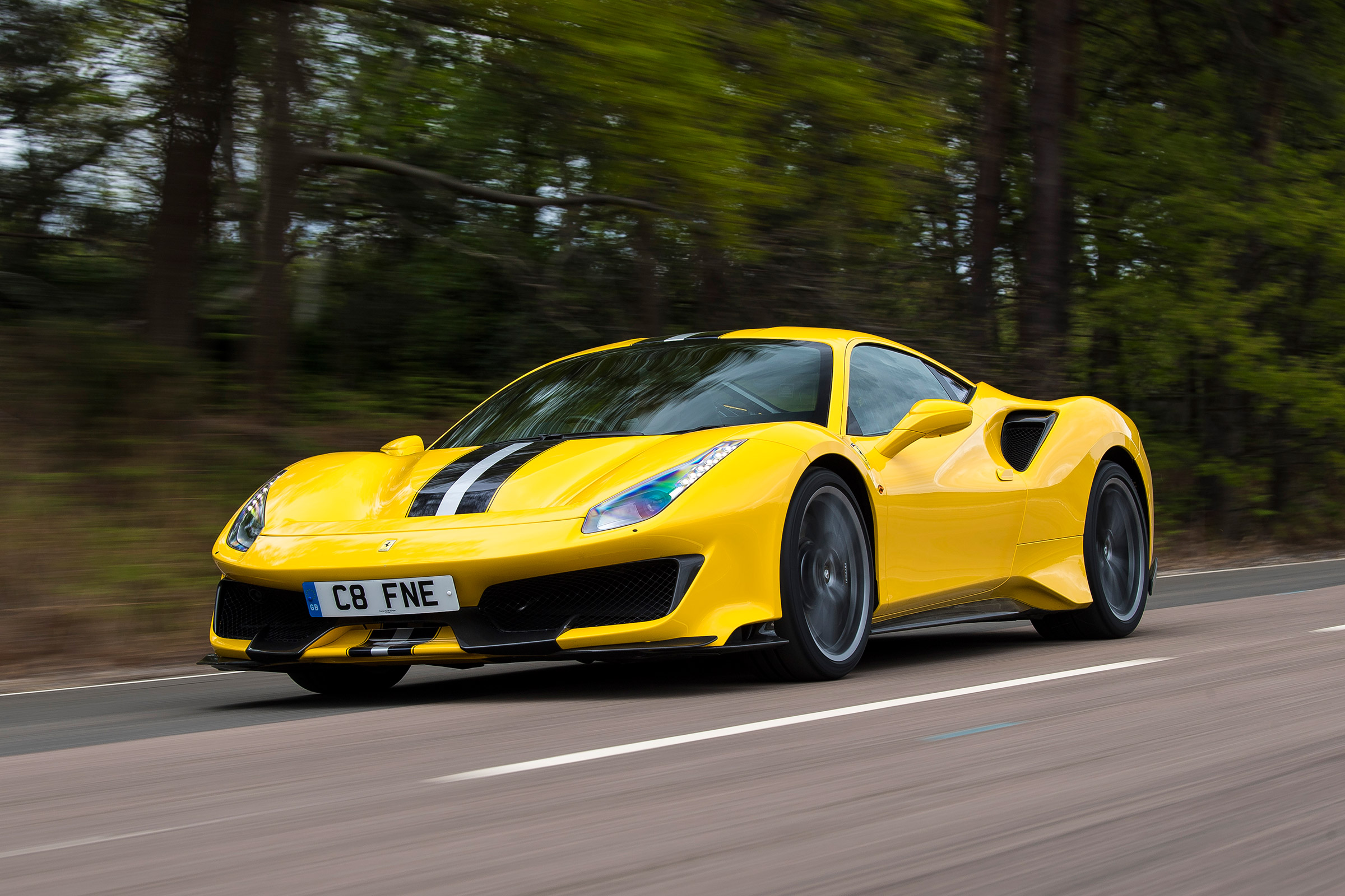Ferrari 488 Pista - front tracking