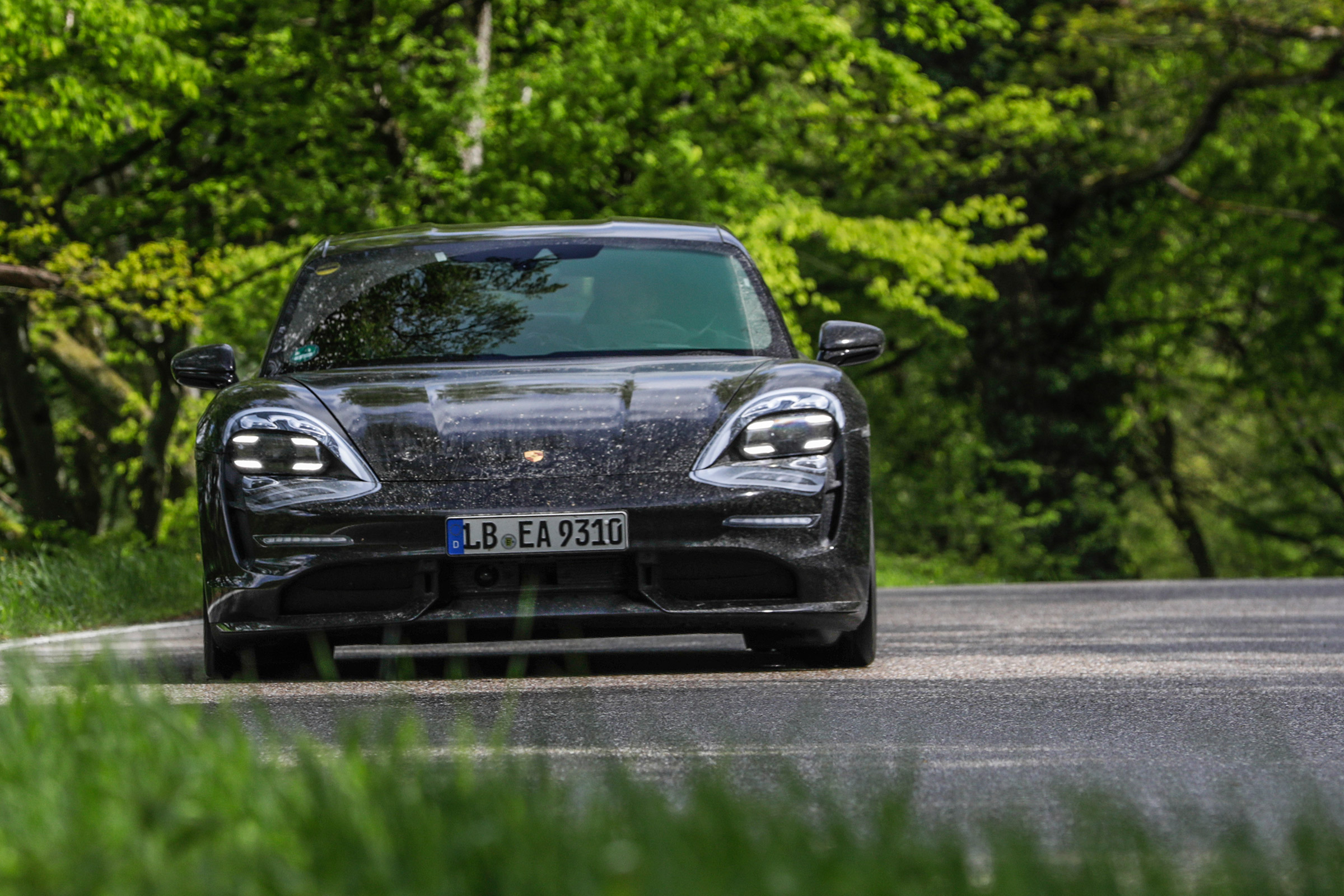 Porsche Taycan - front cornering