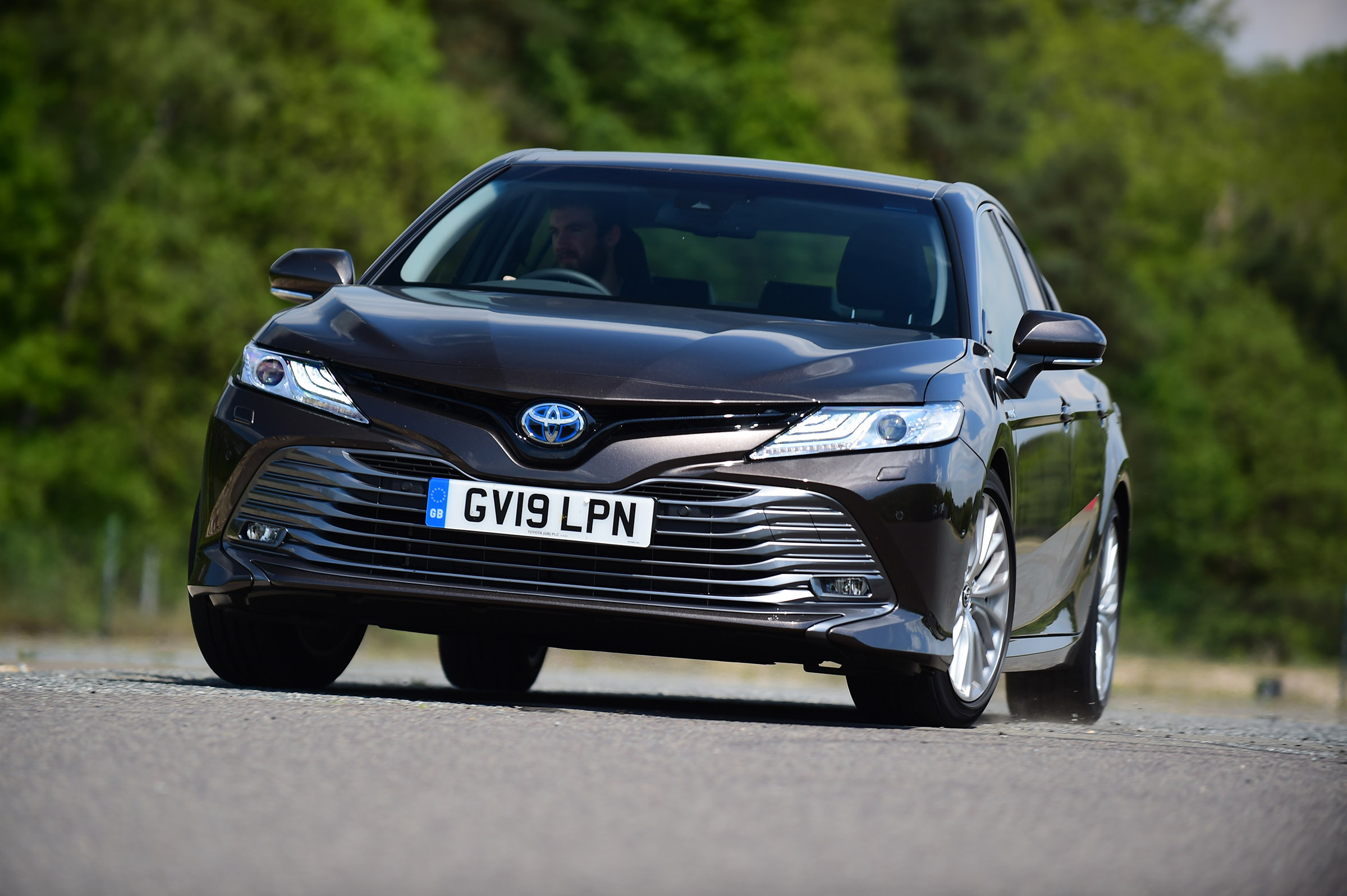 Toyota Camry - front cornering