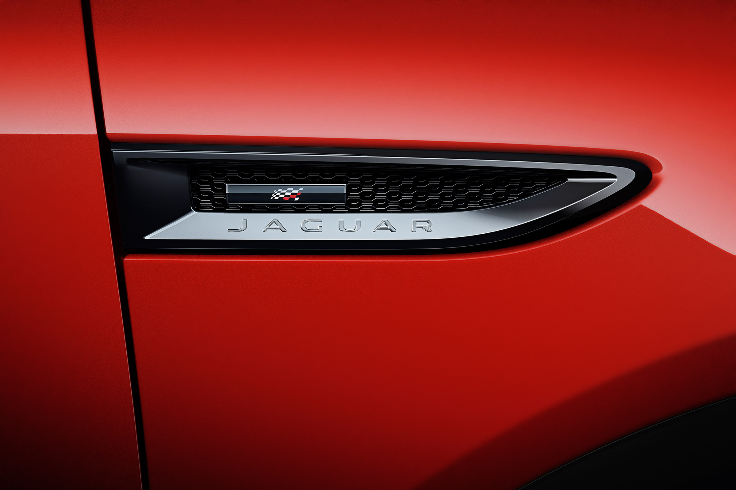 Jaguar E-Pace Chequered Flag Edition - side detail