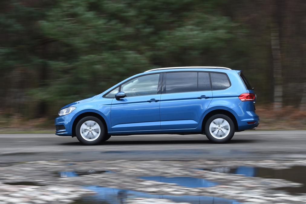Used Volkswagen Touran - side