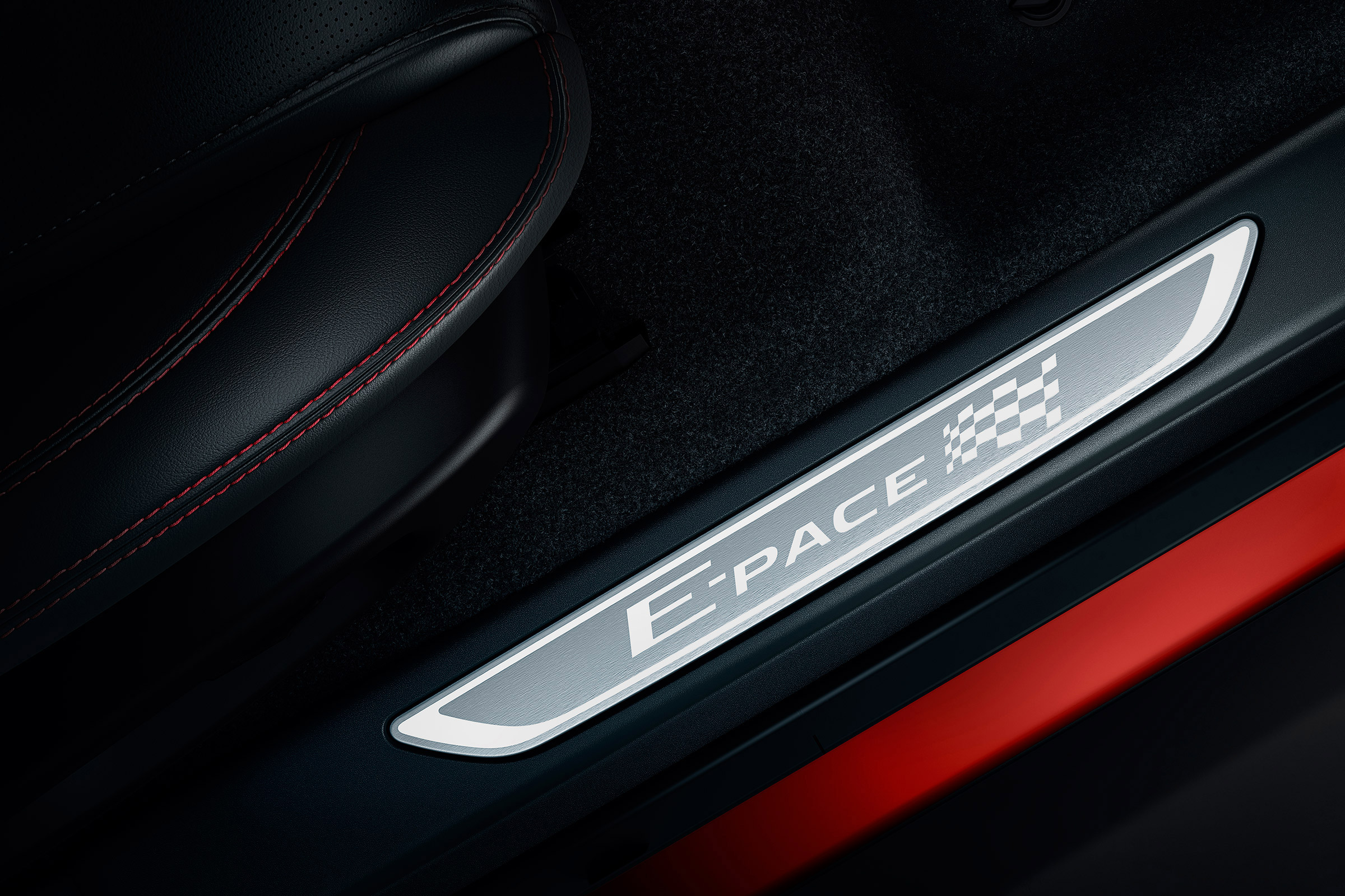 Jaguar E-Pace Chequered Flag Edition - sill