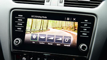 Skoda Octavia vRS Challenge - infotainment