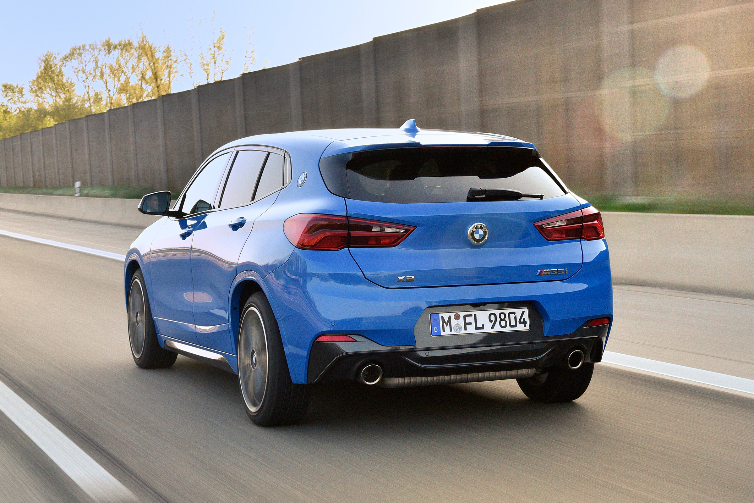 BMW X2 M35i - rear action